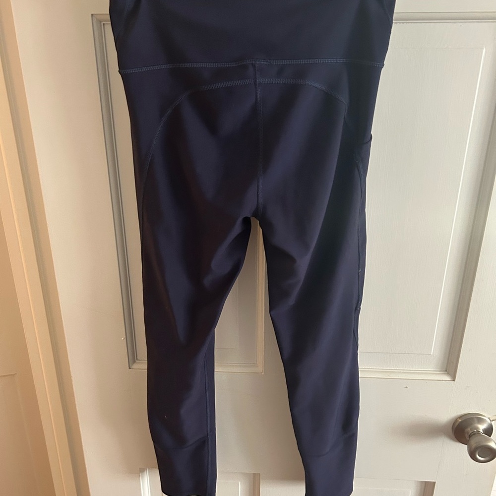 Under Armour 7/8 Crop Performance Leggings - Picture 8 of 9